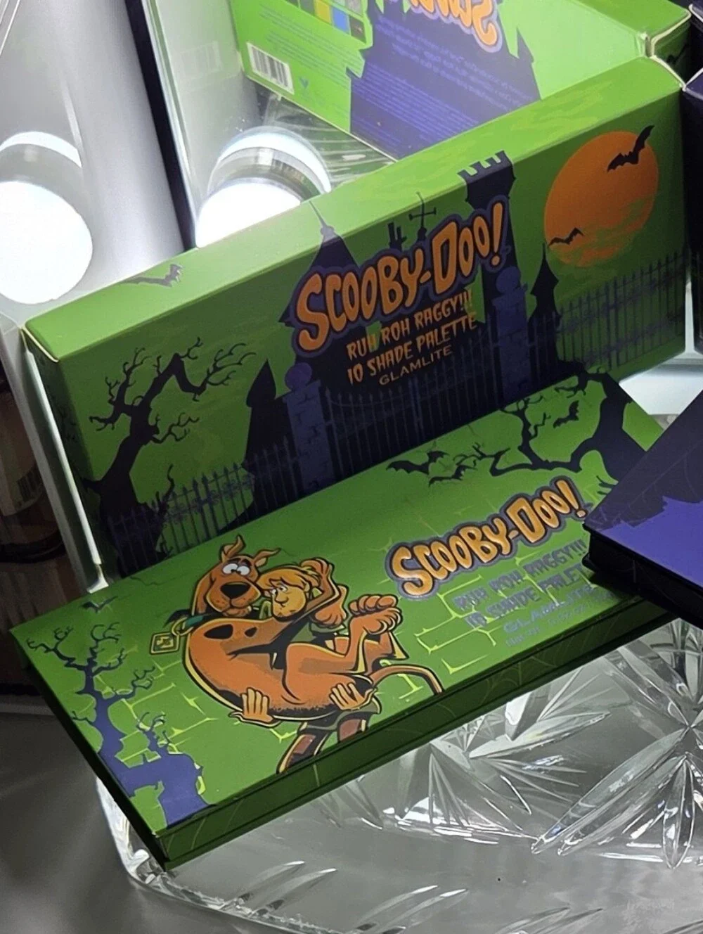 GLAMLITE X SCOOBY-DOO RUH-ROH RAGGY! EYESHADOW PALETTE